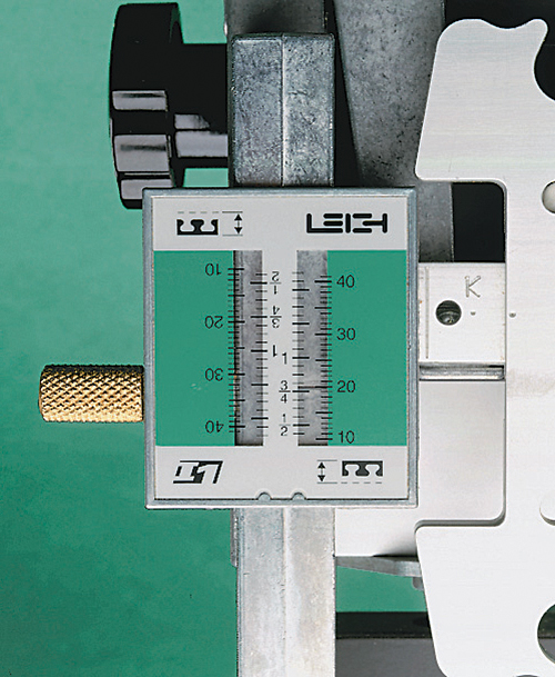 Leigh_Isoloc_scale_pins-socket_mode_500px