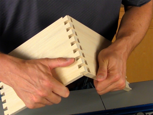 Leigh_RTJ400_how_to_rout_half-pitch_dovetails_11_Vid_FF_1500px