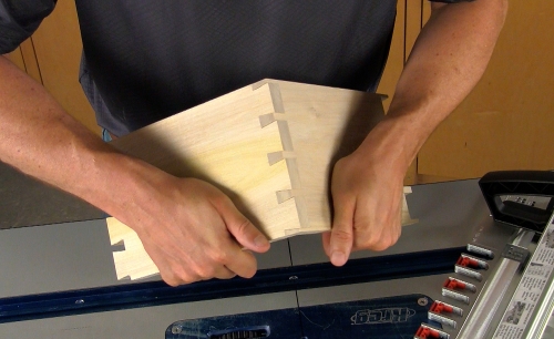 Leigh_RTJ400_how_to_rout_through_dovetails_10_Vid_FF_1500px