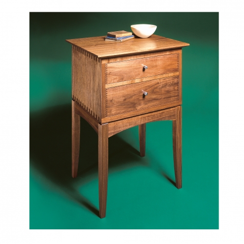 MT End Table walnut 28x28 72